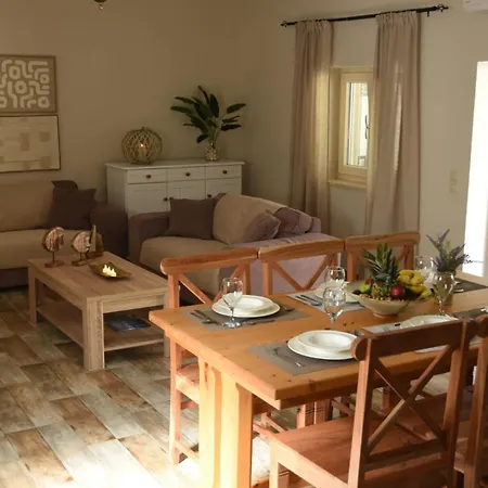 Сasa de vacaciones Geropalas Spacious Garden House *