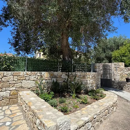 Сasa de vacaciones Geropalas Spacious Garden House