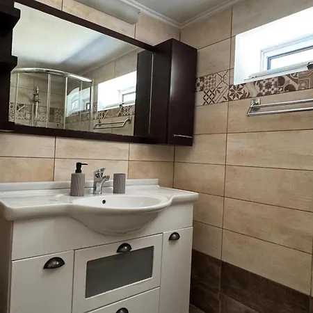 Сasa de vacaciones Geropalas Spacious Garden House