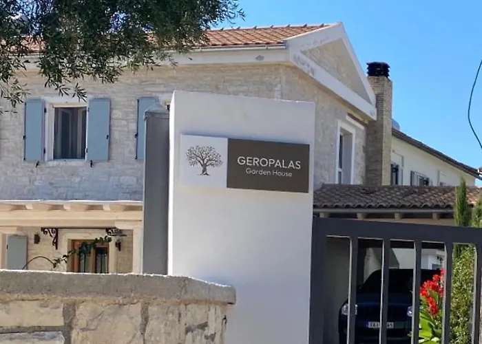 Geropalas Spacious Garden House * Vlachopoulatika